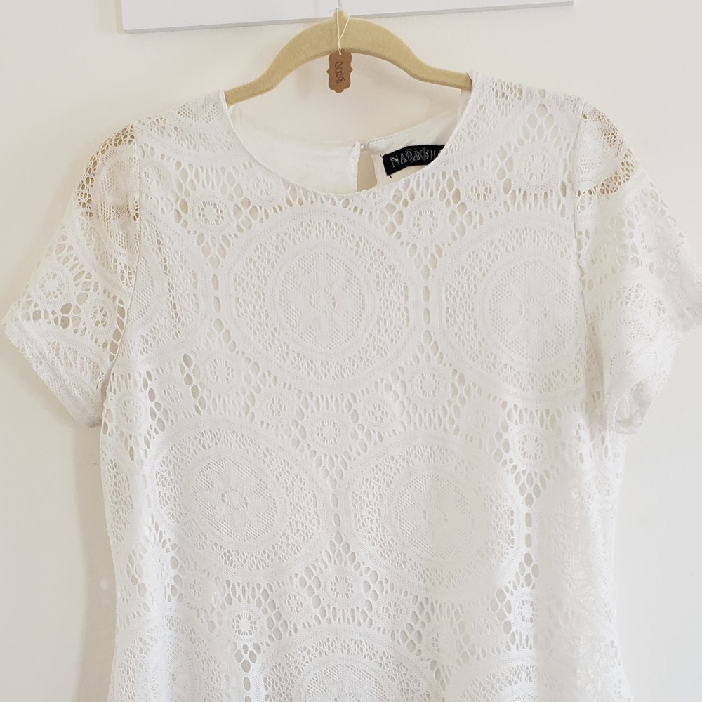 White Lace Design Tunic Length Short Sleeve Top